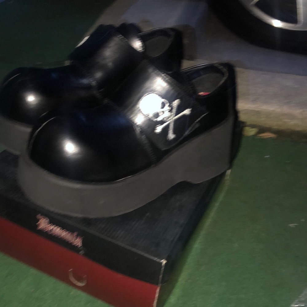 Demonia shoes new